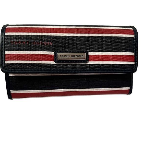 Tommy Hilfiger Women’s Wallet/Clutch Striped NWOT - Picture 1 of 7